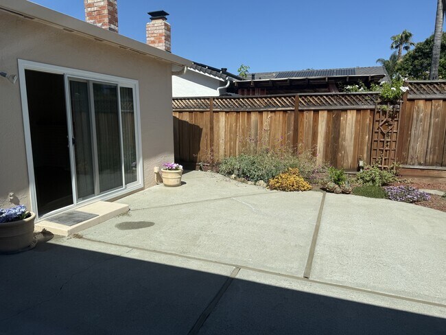 Building Photo - 964 Dawnview Ct