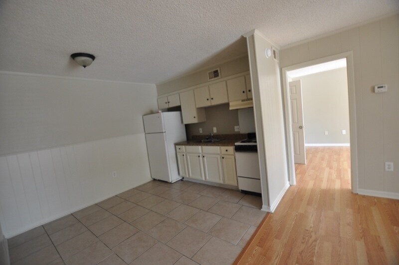 Building Photo - 327 General Mouton Ave