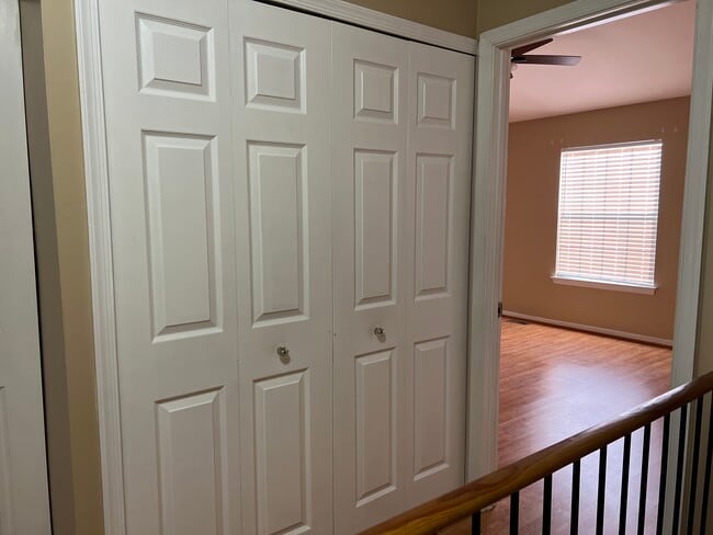 Building Photo - 1412 Nestlewood Ct