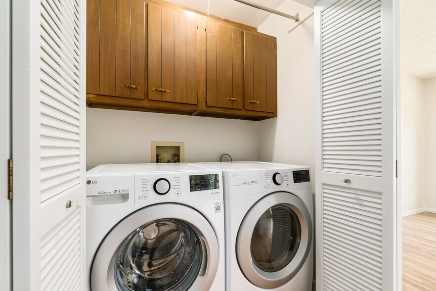 Washer/Dryer off Kitchen - 4397 Limerick Ln