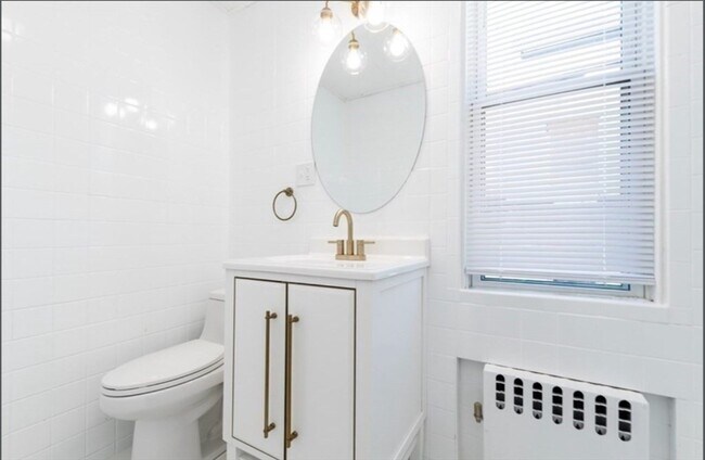 Building Photo - 859 E Broadway