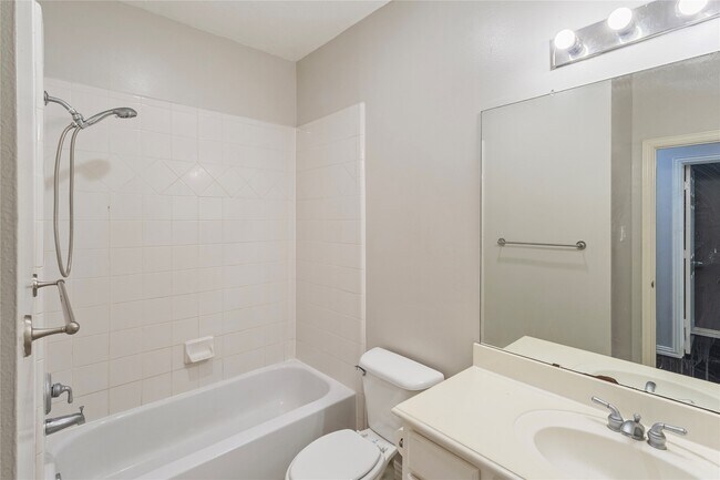 Building Photo - 7135 Harmony Cove