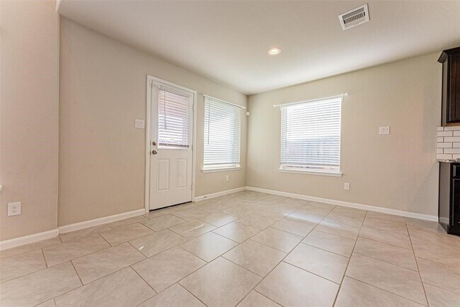 Building Photo - 29614 Juniper Ct