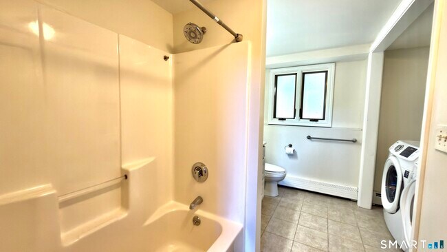 Building Photo - 309 Brookfield St