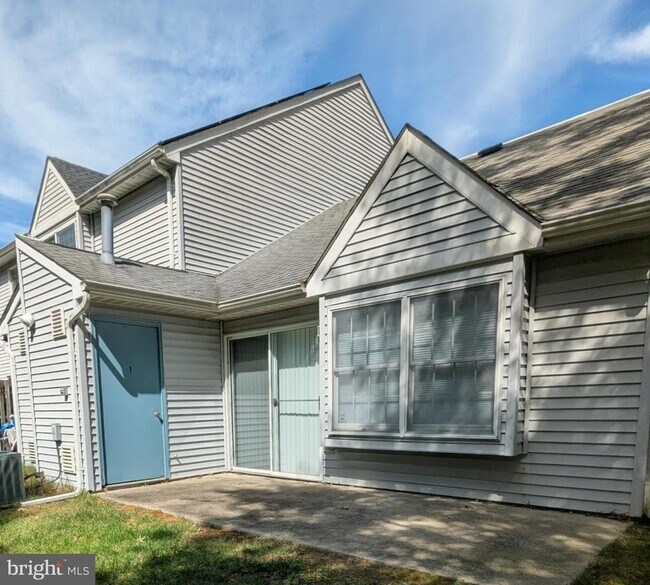 Building Photo - 1 Westchester Dr