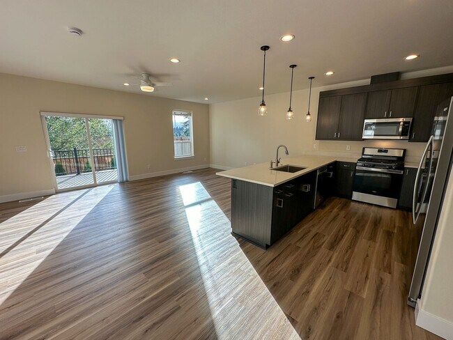 Building Photo - BOONE661-663 -NEW