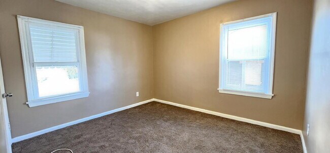 Building Photo - 3-Bedroom Home with New Carpet, Basement & Garage in Berkeley