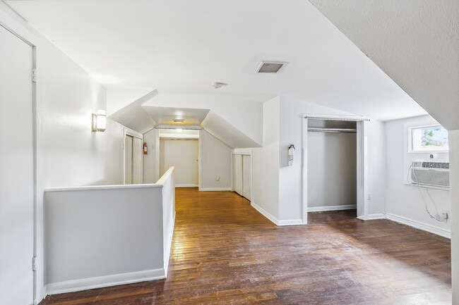 Building Photo - 2506 State St