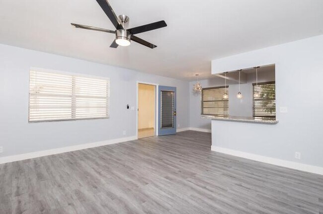 Building Photo - 428 Saxony Way