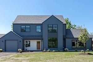 Building Photo - 557 Bristol Ferry Rd