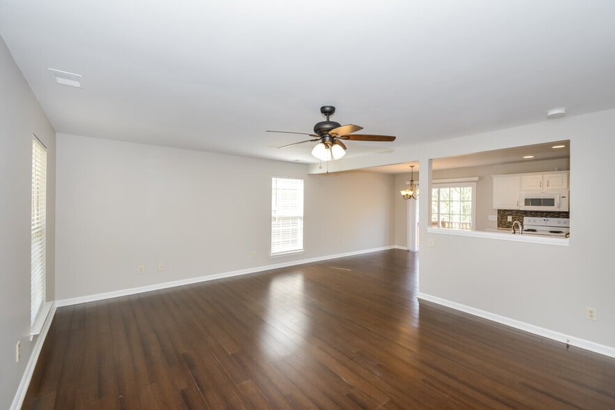 Building Photo - 7879 Rainey Dr