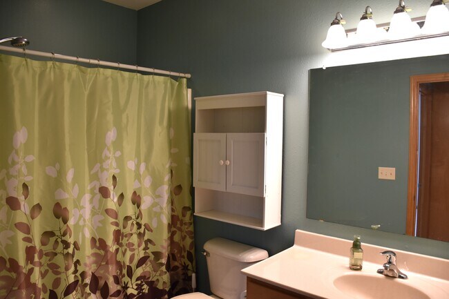 Building Photo - 13360 Fond du Lac Ave