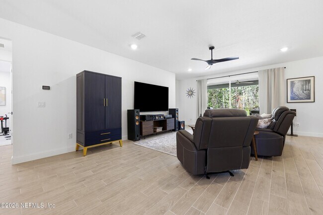 Building Photo - 75722 Bayley Pl