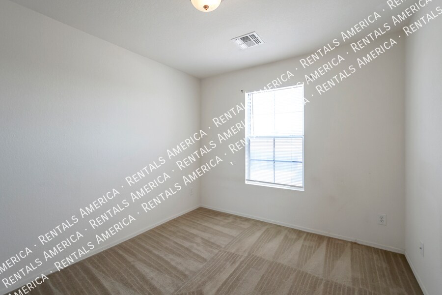 Building Photo - 1110 E Coppola St