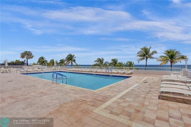 Building Photo - 1370 S Ocean Blvd