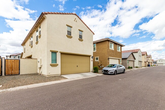 Building Photo - Beautiful home in Eastmark with 3 bedrooms...
