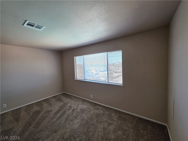 Building Photo - 1745 Mt Hood St