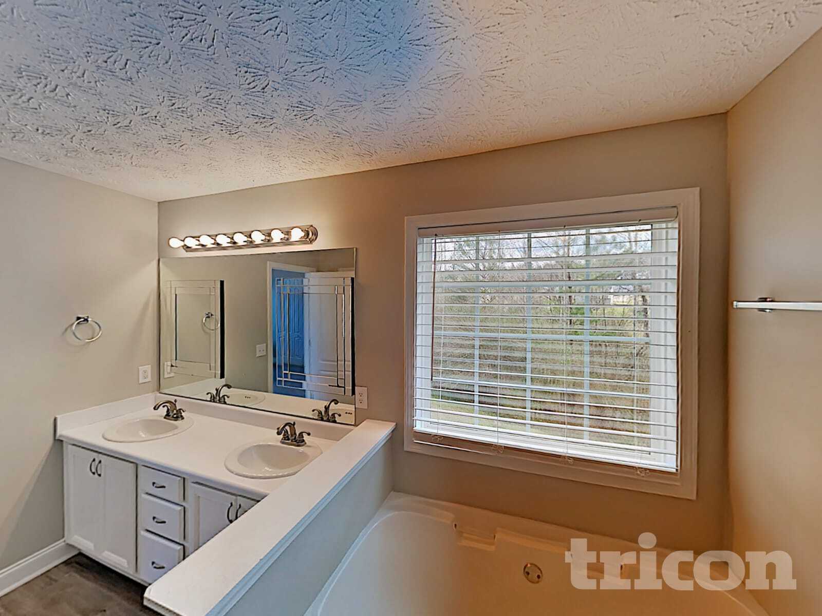 Building Photo - 97 Farmington Dr