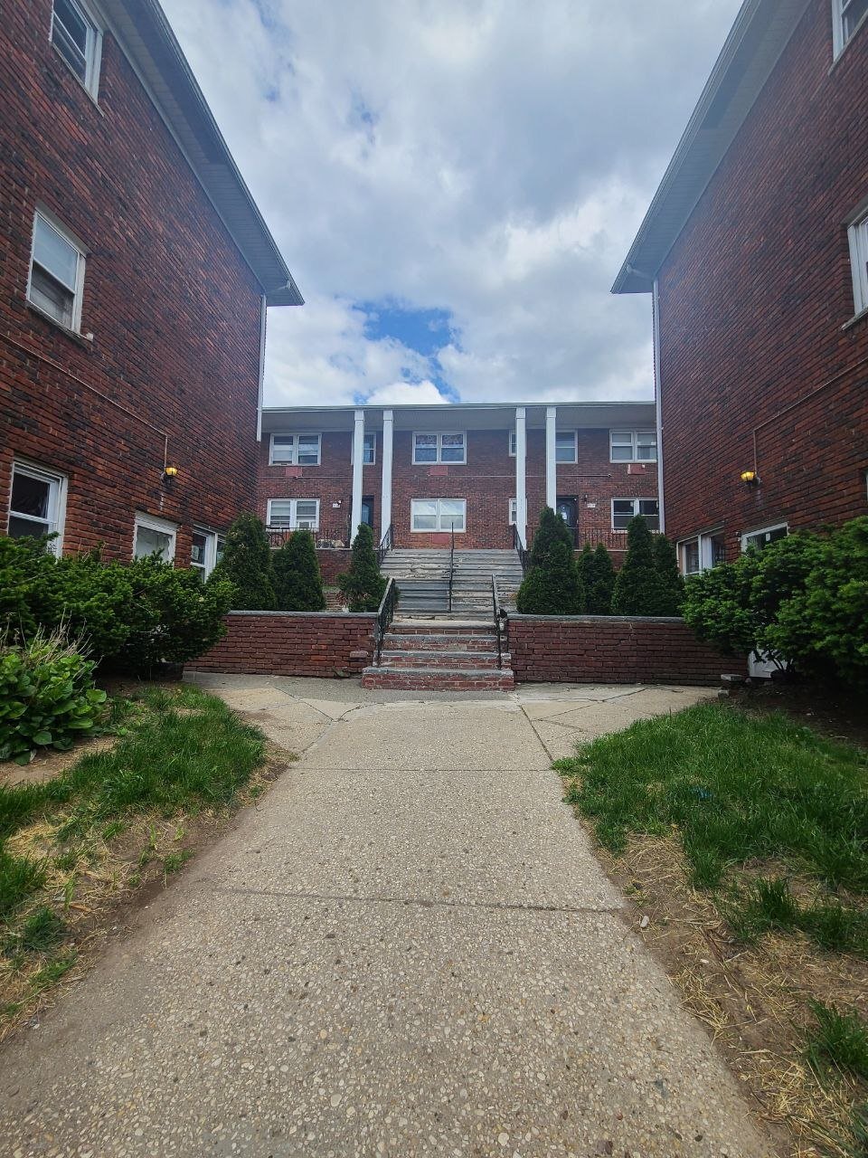 Building Photo - 479 Roseville Ave