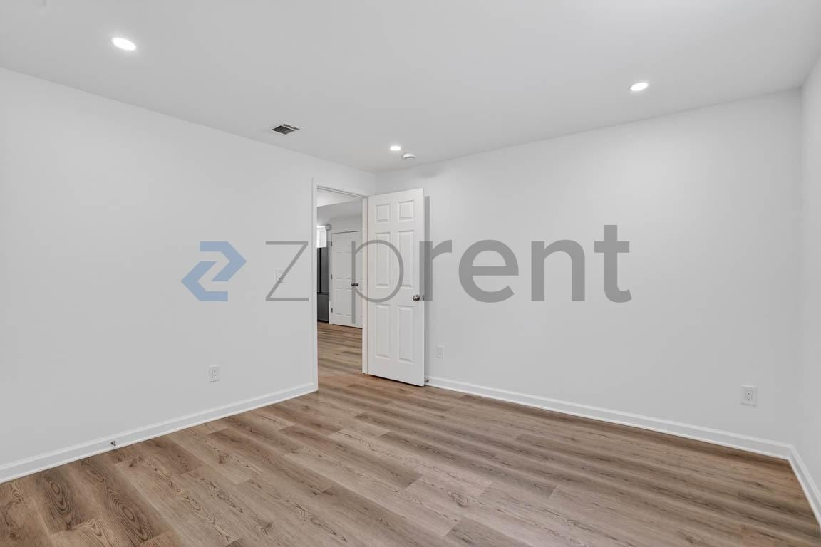 Building Photo - Unit 2