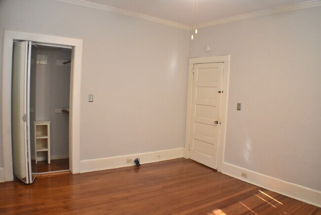 Building Photo - 2522 Blossom St