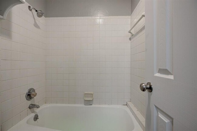 Building Photo - 2301 Tredington Way