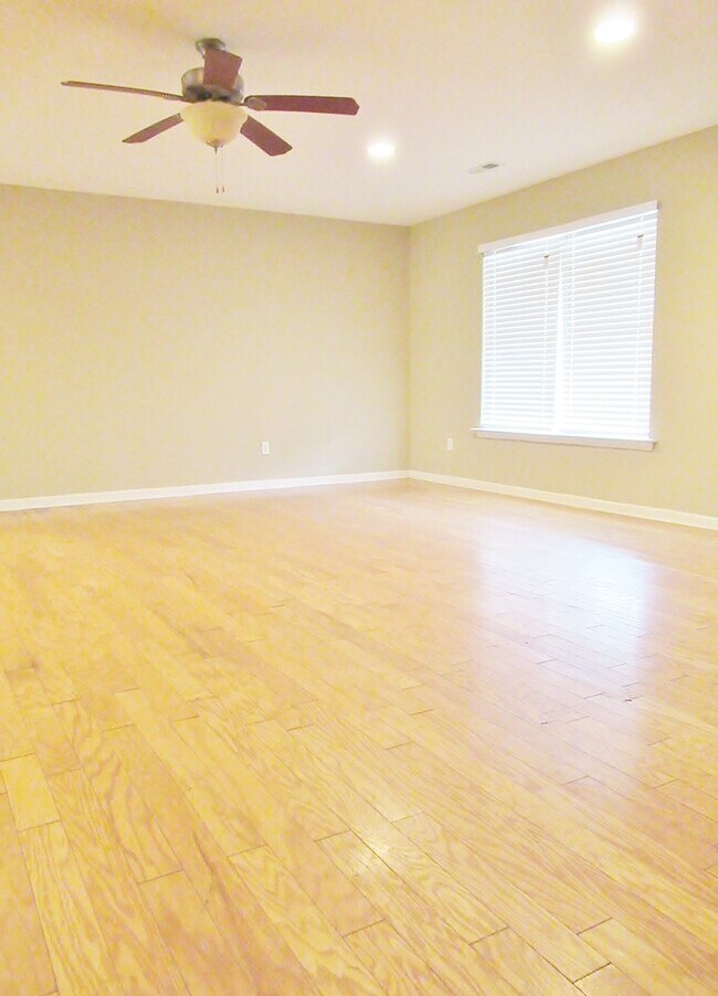 Building Photo - Home in McCalla!!  Available to View with ...
