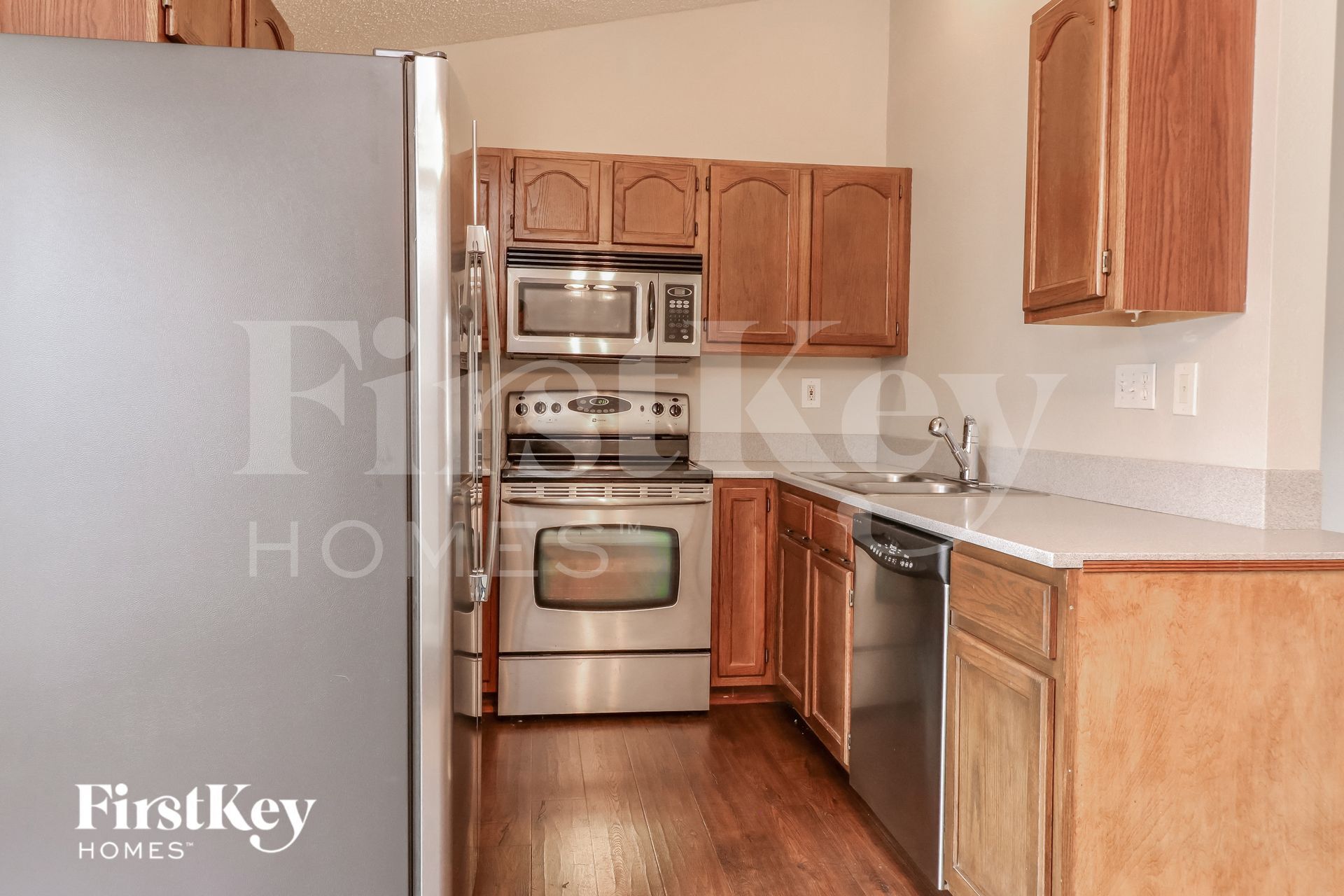 Building Photo - 3114 5 Oaks Dr