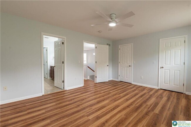 Building Photo - 835 Spring White Dr