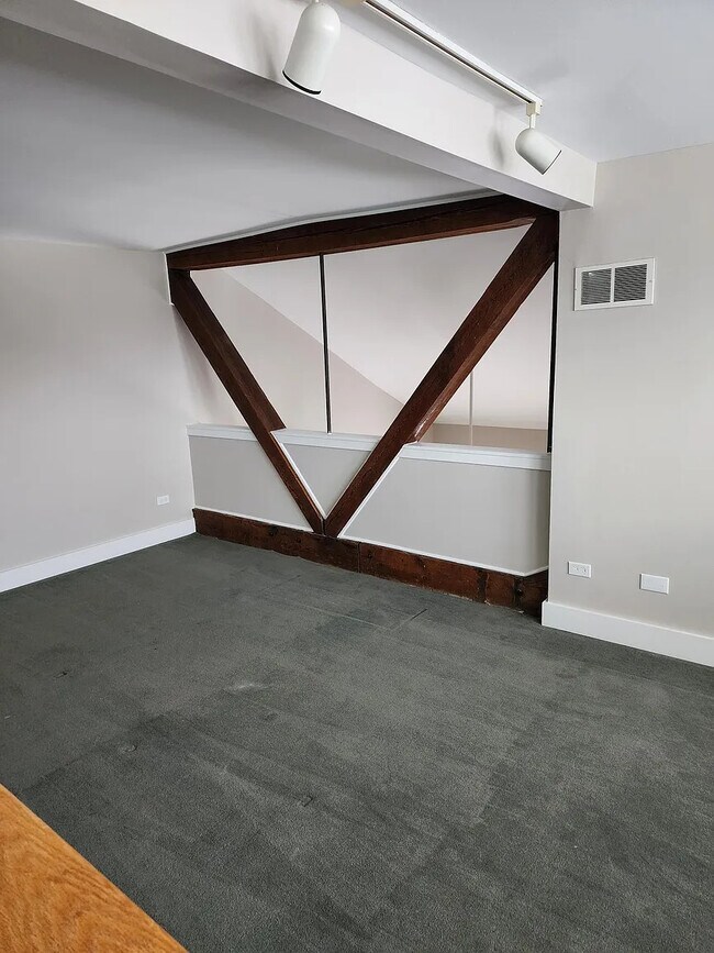 Building Photo - Apartments in Lockport
