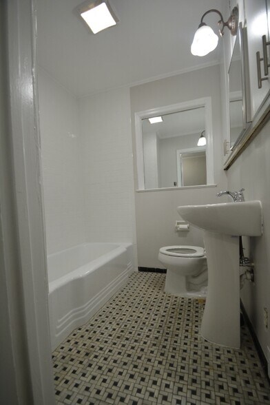 Building Photo - 1374 Enota Ave NW