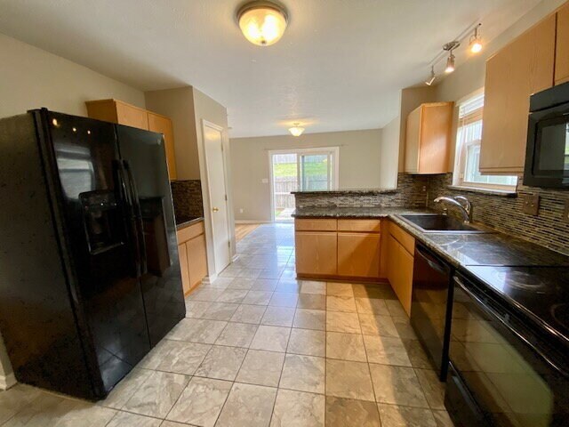 Building Photo - Welcome home to this stunning 3-bedroom, 2.5-bath residence in the desirable Meridian Place neigh...