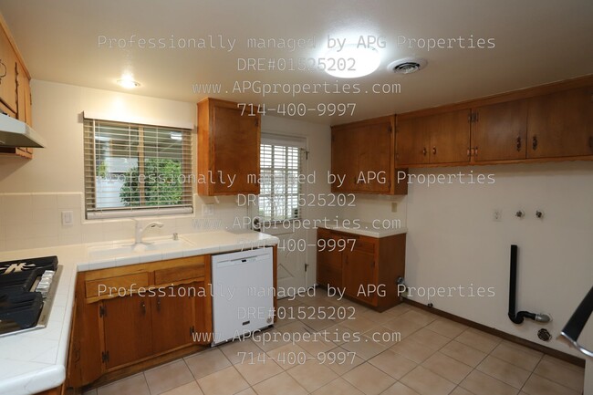 Building Photo - 2428 E Katella Ave