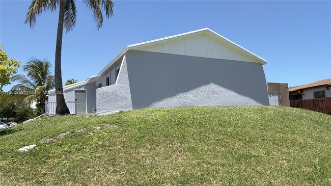 Building Photo - 20877 Snapper Pl