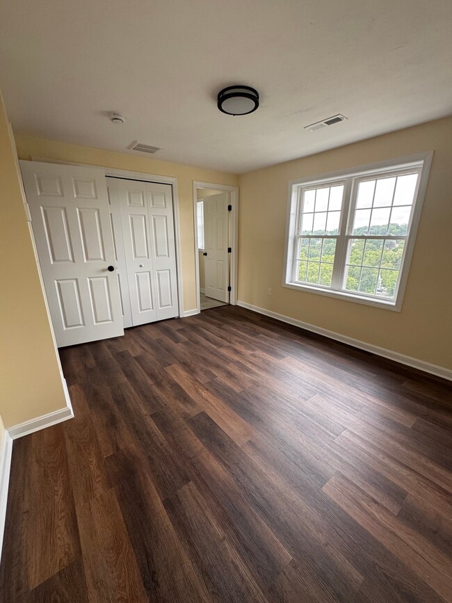 Building Photo - 18 Snowberry Cir