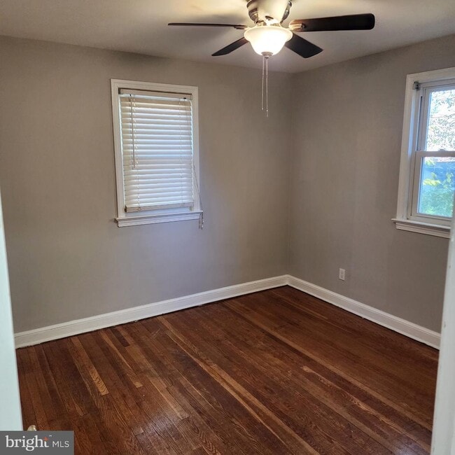 Building Photo - 6512 Hansford St