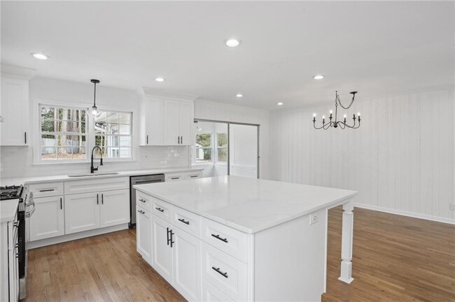 Building Photo - 262 Atwood Dr NW