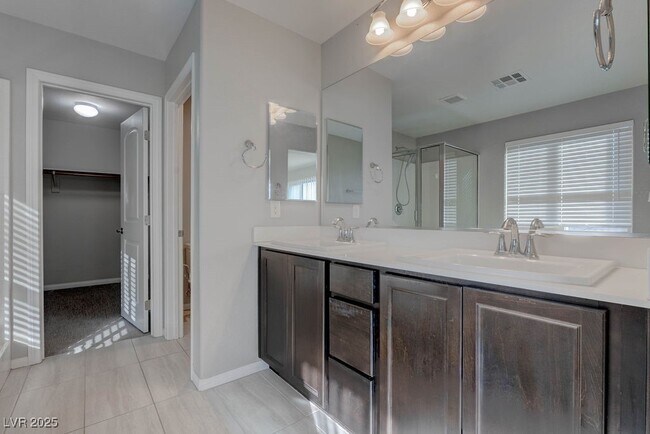 Building Photo - 12847 Slipknot St