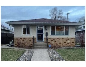 Building Photo - Spacious 4-Bedroom Home Near Airport, Lake...