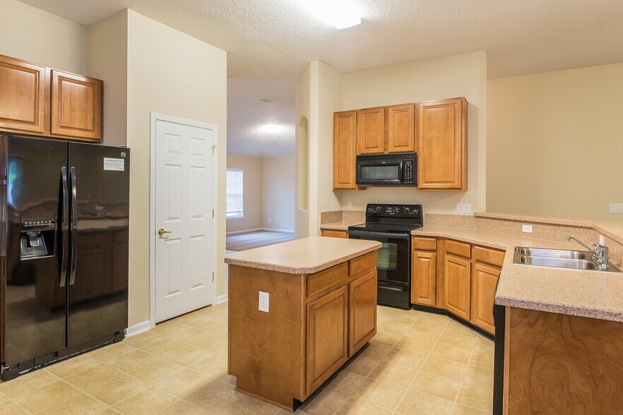 Building Photo - 9225 Hawks Run Ln