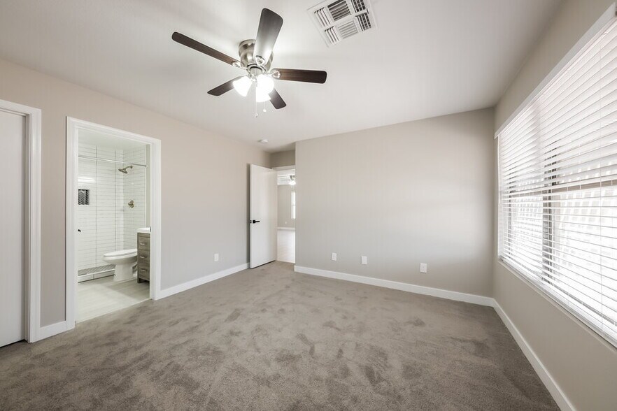Building Photo - 13859 W Tara Ln
