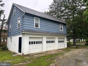 Building Photo - 1500 S Central Ave