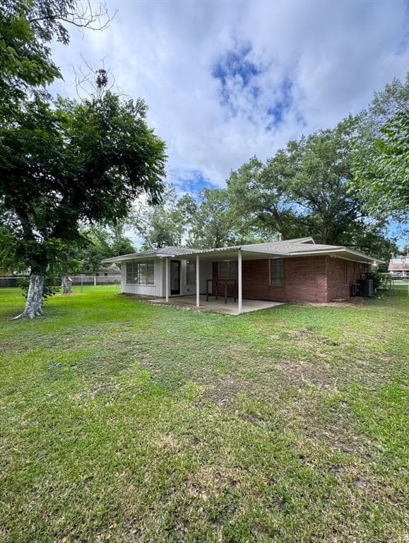 Building Photo - 17903 Wild Oak Dr