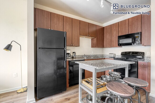 Building Photo - 3001 Esperanza Crossing