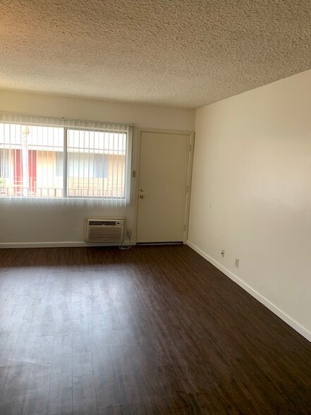 Building Photo - 8823 Ocean View Ave