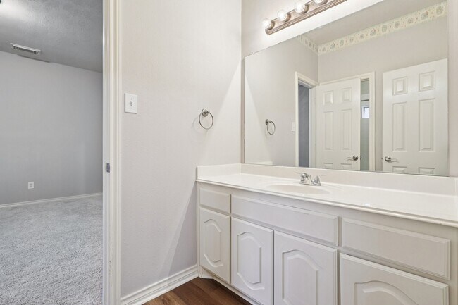 Building Photo - 10206 Pine Flats Dr