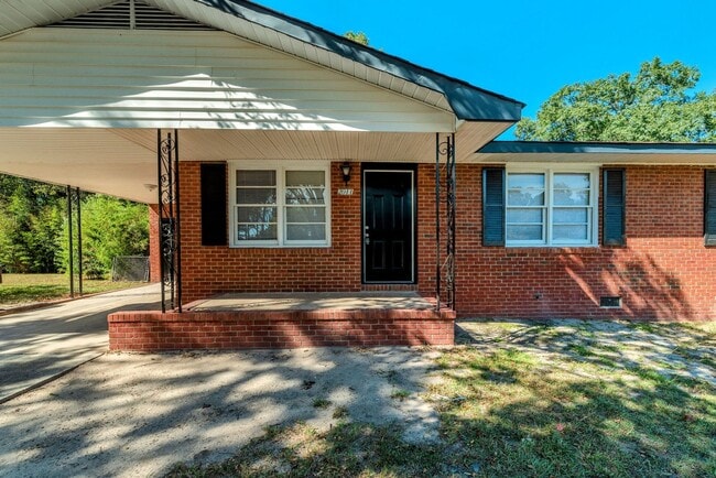Building Photo - Updated 3 bed/2 bath home for lease in Old...
