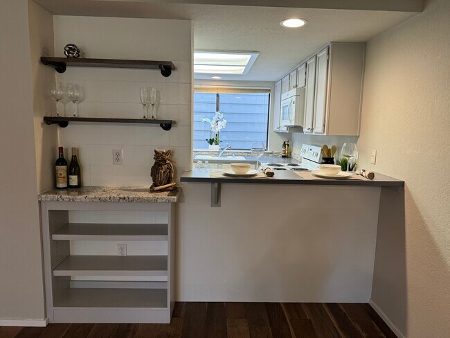 Building Photo - 8407 18th Ave W