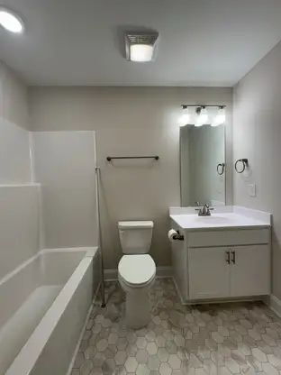 Building Photo - Spacious 2 Bedroom, 2.5 Bath Townhome 160 Loren Rd.