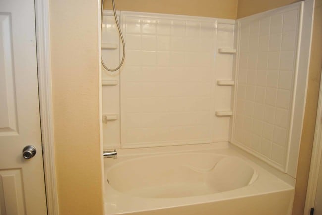 Building Photo - On the Pond in Timber Creek!